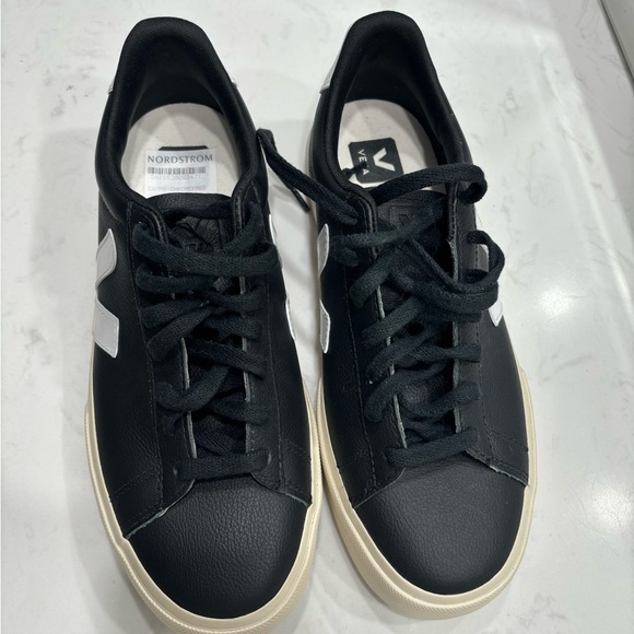 VEJA
Campo Leather Sneakers Unisex 8 men 10 women - Picture 2 of 11